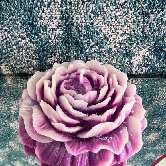 Peony Candle – Handmade Lilac Scented Gift - Picture 3 of 5